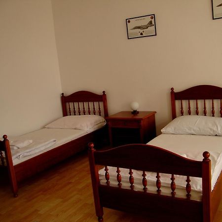 Čáslav 阿维亚蒂克旅馆酒店 外观 照片