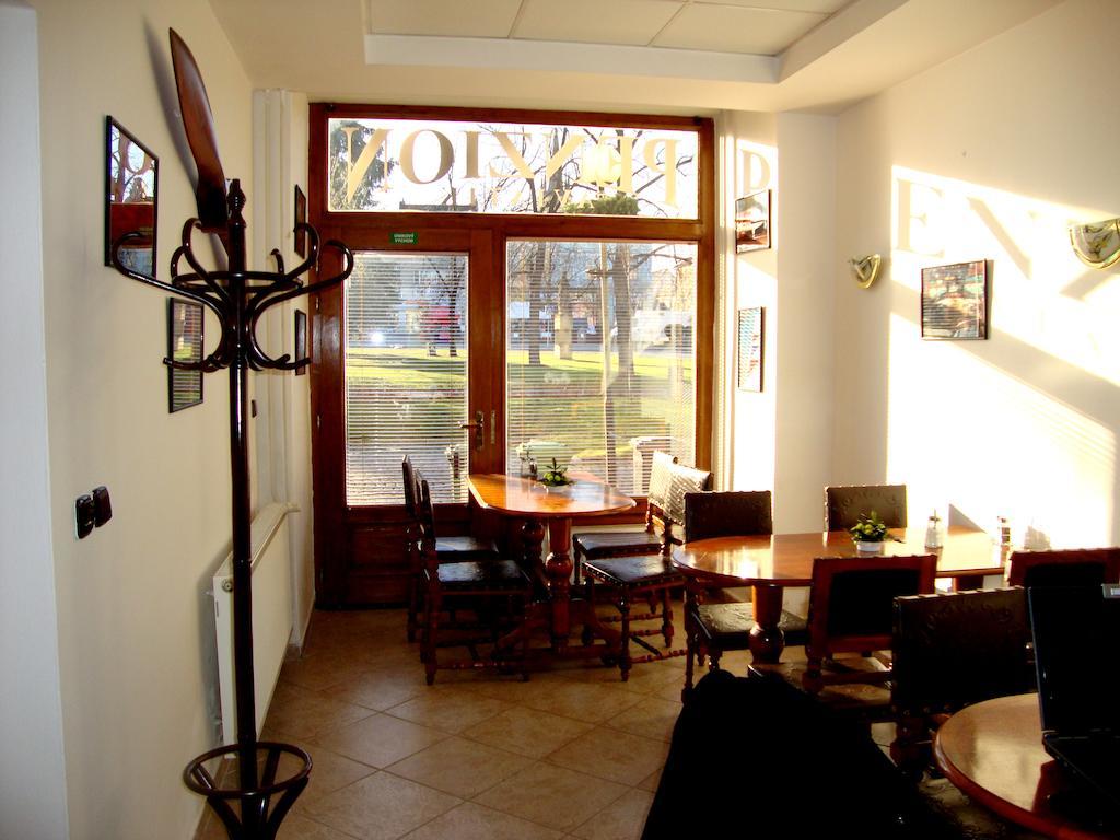 Čáslav 阿维亚蒂克旅馆酒店 外观 照片