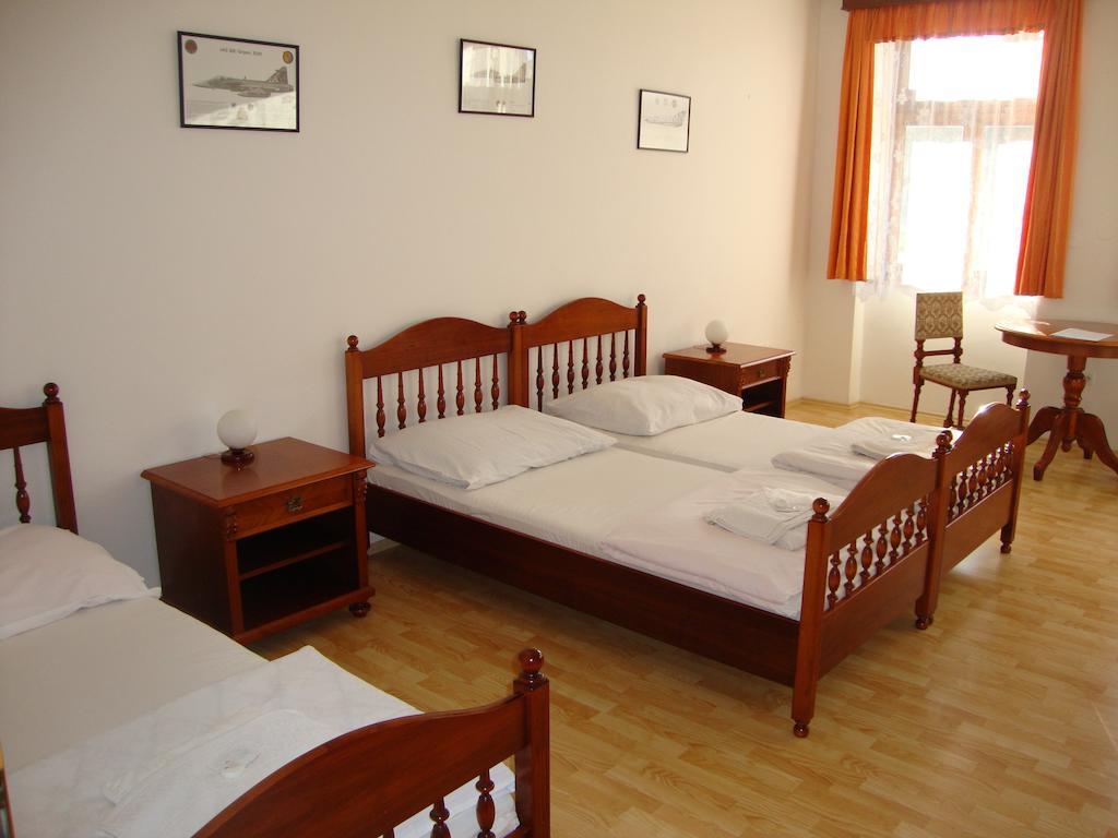 Čáslav 阿维亚蒂克旅馆酒店 客房 照片